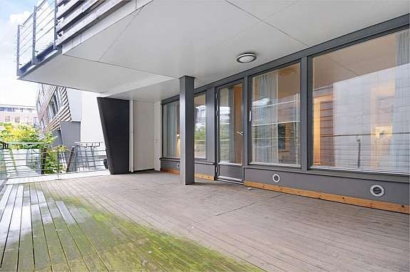 Stor syd/- østvendt terrasse på ca 25 kvm. Galleribilde