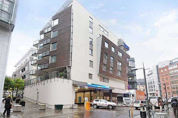 Mulighet for leie/kjøp av garasjeplass i kjelleren. Galleribilde