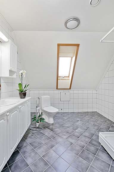 Bad/wc 2. etasje Galleribilde