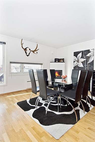 Spisestuen. Galleribilde