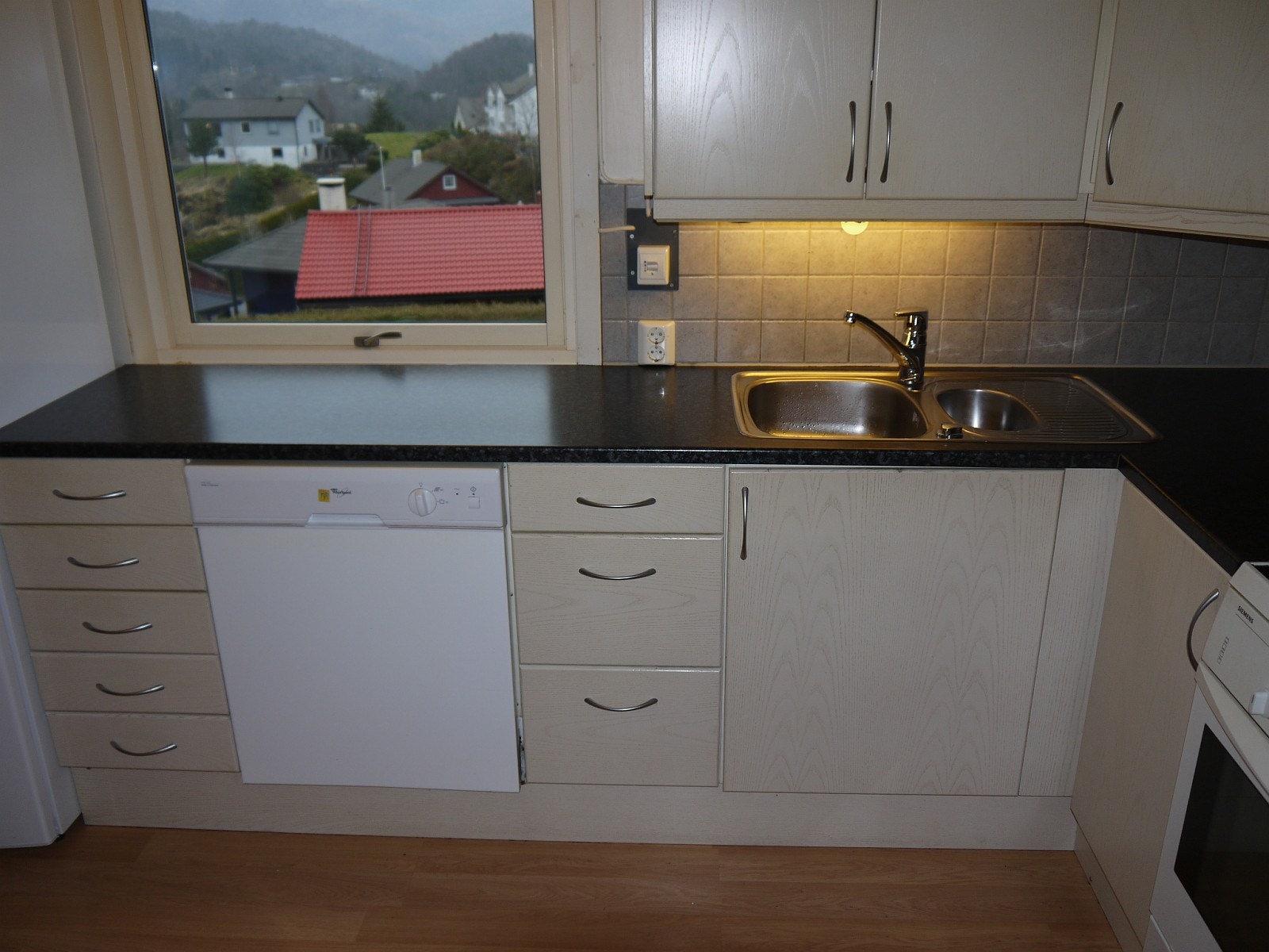 Kjøkken vist fra gang 2. etg Galleribilde