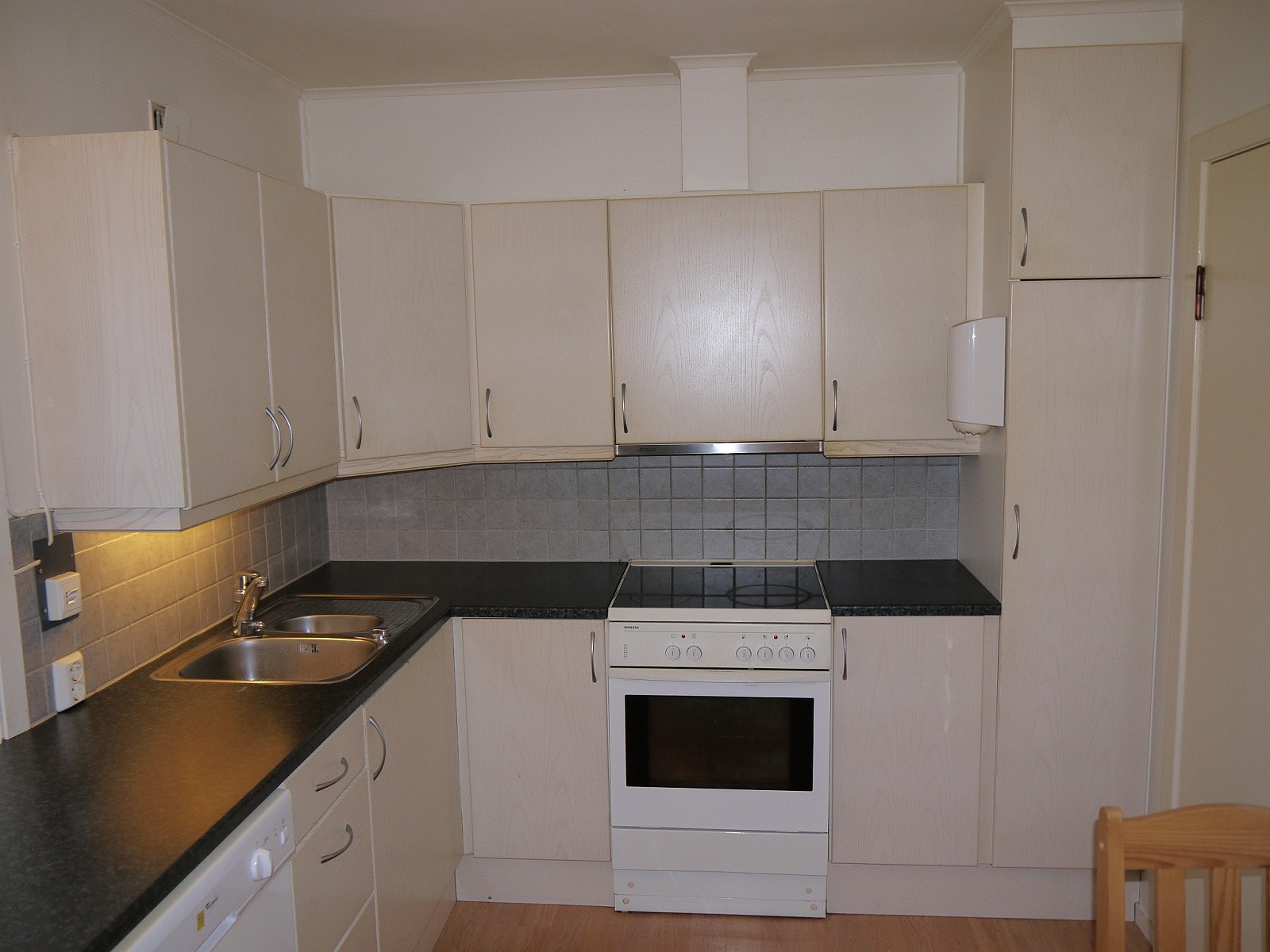 Kjøkken vist fra spisestue 2.etg Galleribilde