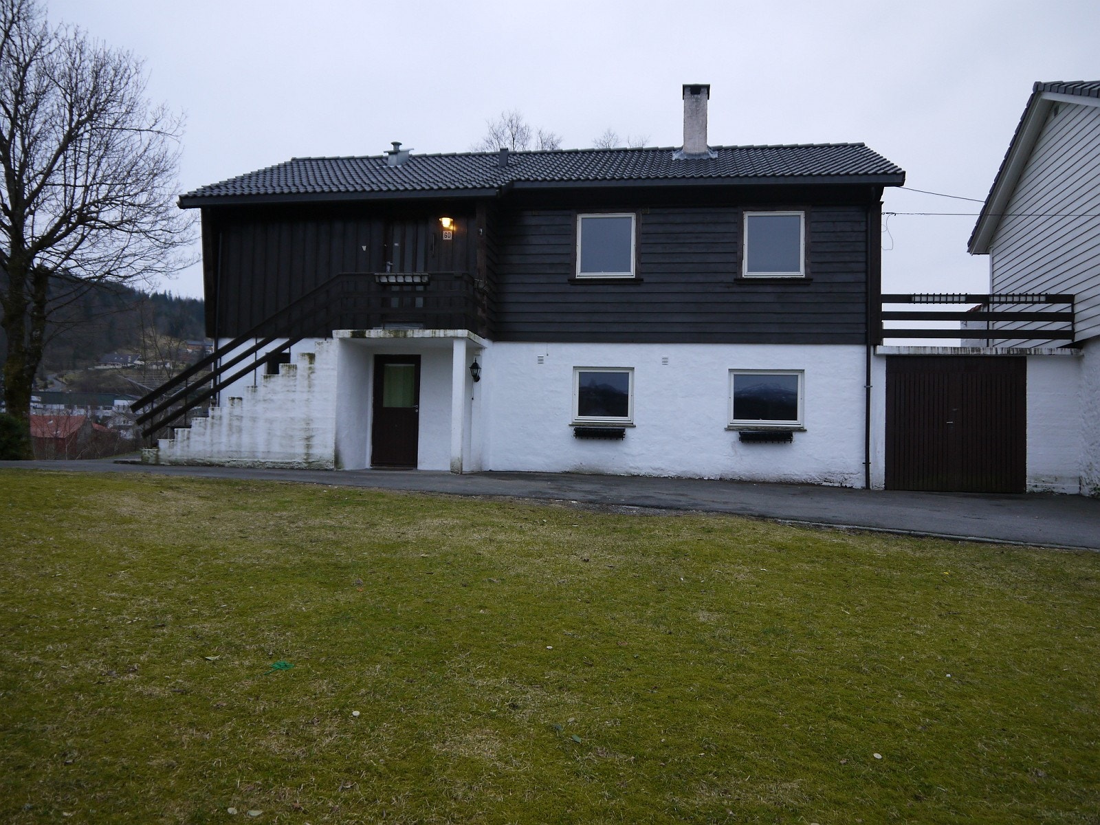 Hus front. Galleribilde