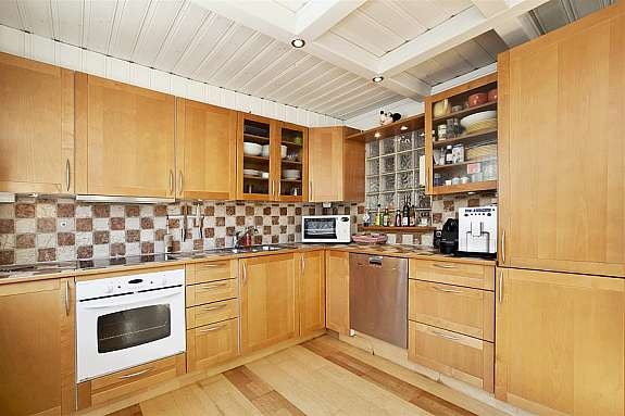 Oppvaskmaskinen på bildet vil muligens bli skiftet ut før overtakelse og følger derfor ikke med. Galleribilde