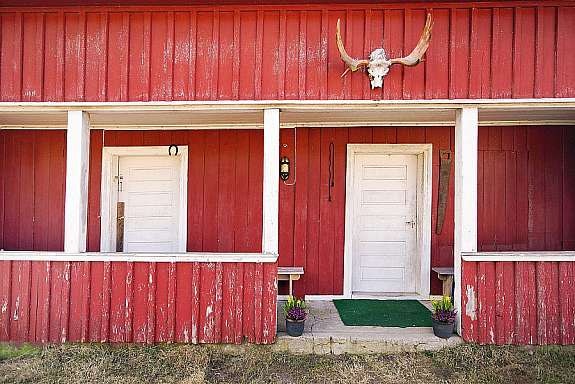 Bryggerhus med garasjedel. Galleribilde