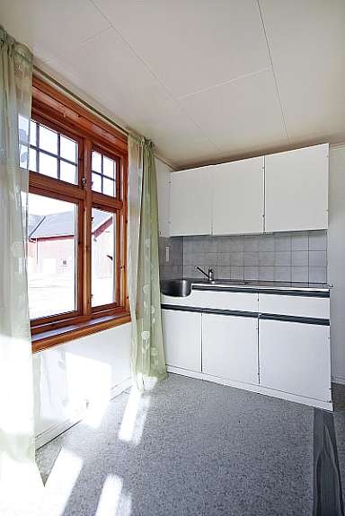 Enkelt kjøkken. Galleribilde