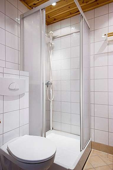 Dusjkabinett, vegghengt toalett Galleribilde