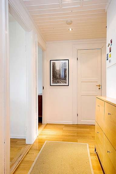 Lys og romslig entré Galleribilde