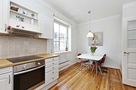 Herlig kjøkken med god spiseplass Galleribilde