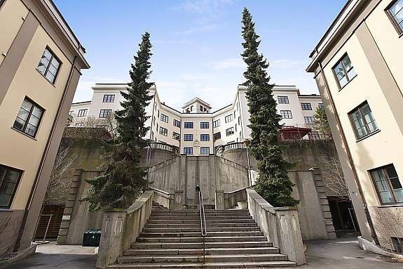 Majestetisk, nyklassisk bygård oppført i 1929 - høyt og luftig beliggende Galleribilde