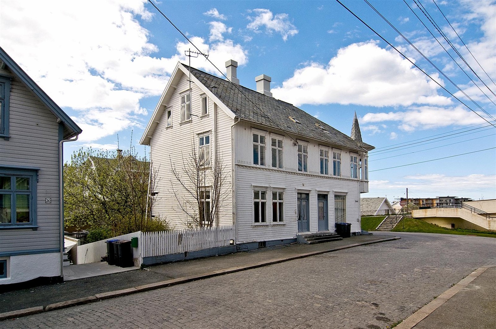 Bygget sett fra sørøst i Losgata. Galleribilde