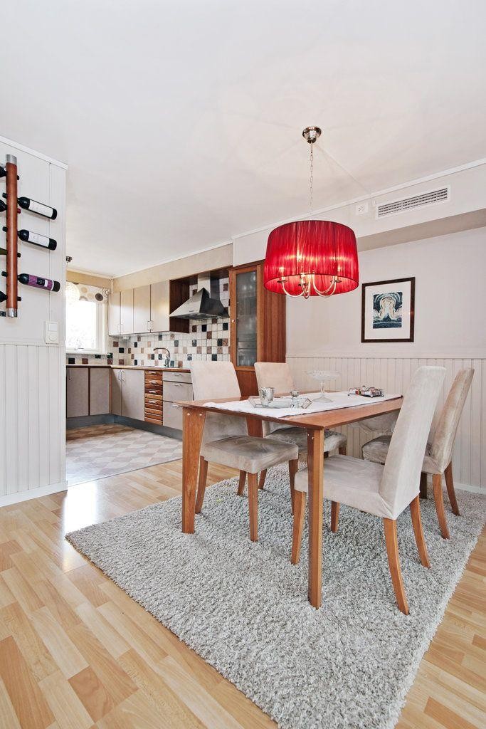 Spiseplass ved kjøkkenet. Galleribilde