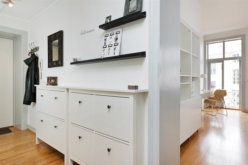 Entre / gang med knaggeoppheng Galleribilde