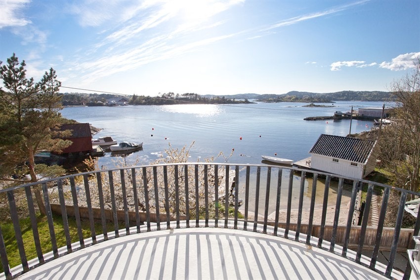 Fra balkong i andre etasje på boligen Galleribilde