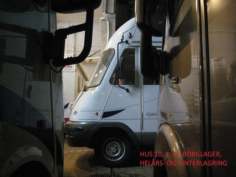 Fellesgarasje: Helårs bobillager, ventilert og temperert: Kjør inn din privatbil og hent ut bobilen! Fullt i vinter, utkjøring rundt påske. Galleribilde