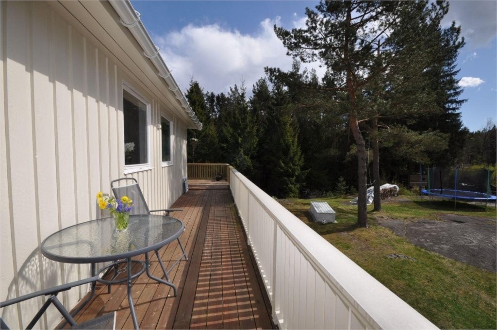 Terrasse over inngangsparti Galleribilde