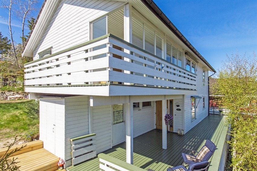 Liten hage bak huset Galleribilde