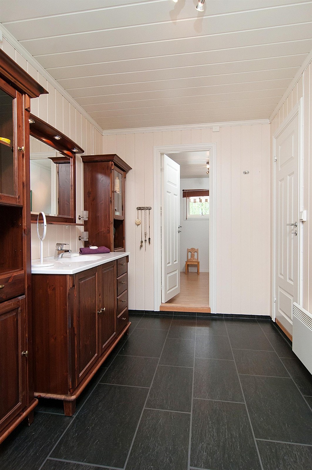 Pent bad/wc i 1 egt., modernisert i 2007. Galleribilde