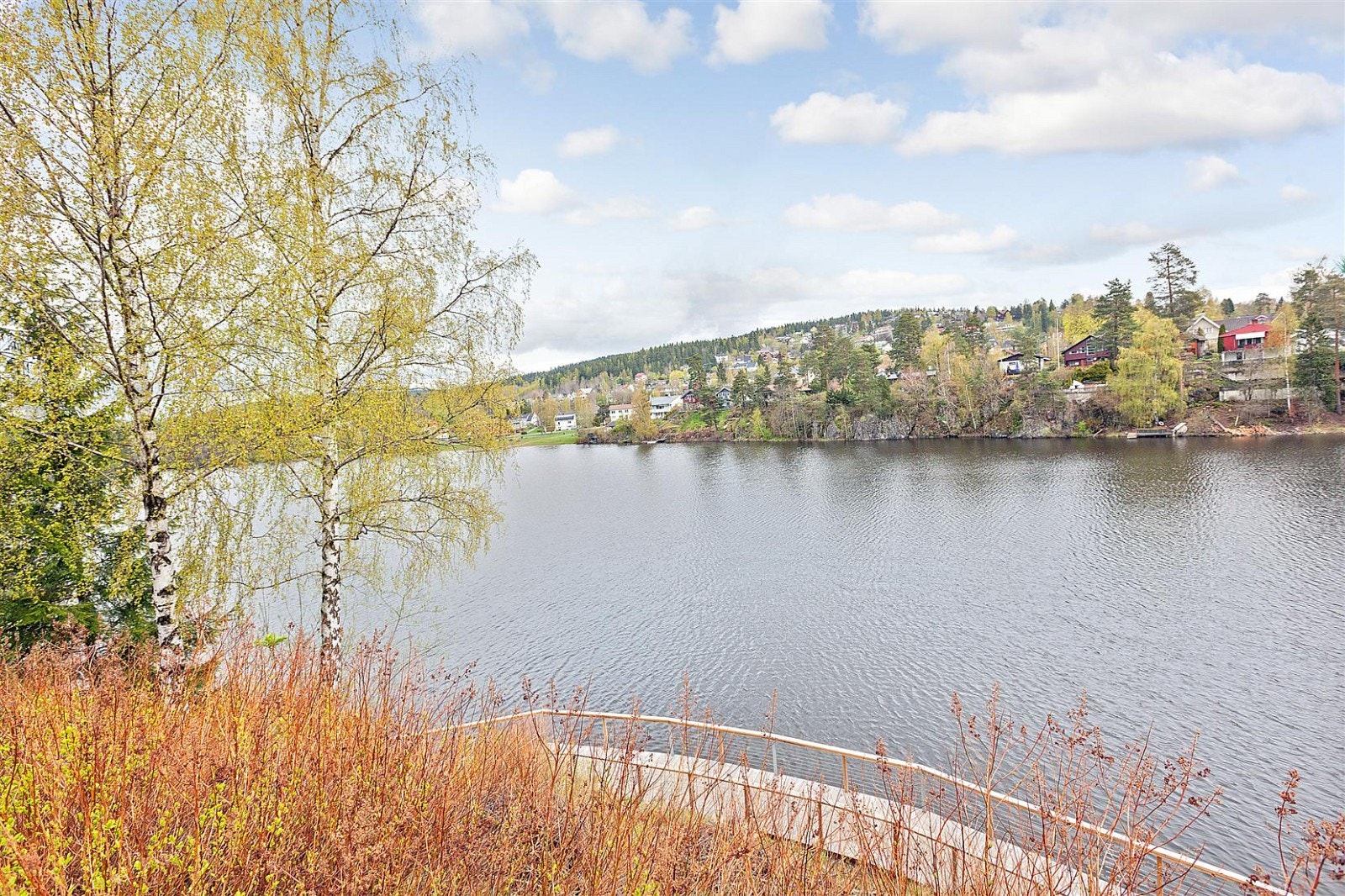 Utsikt over Langvannet mot Hanaborg/Fjellhamar. Galleribilde