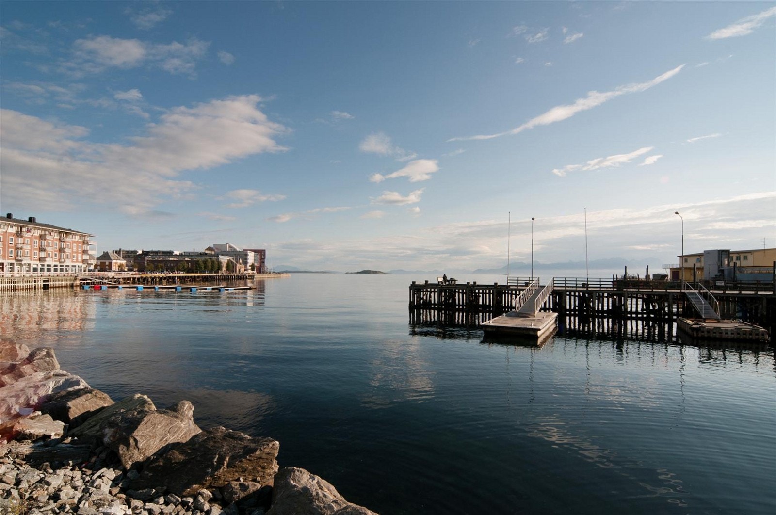 Med leilighet i sentrum er det kort vei til Harstad havn og alle tilbud i byen. Galleribilde