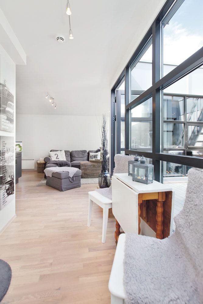 Entré med stue. Galleribilde