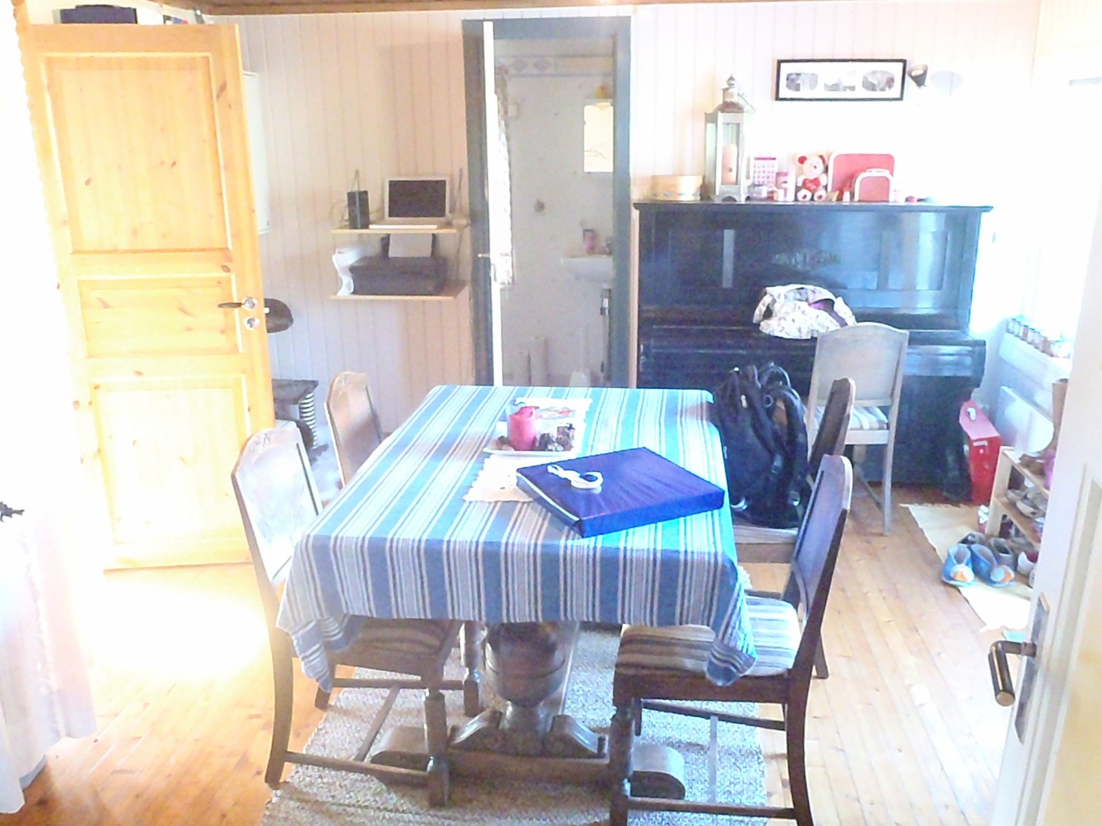 Gang- kan og brukes som spisestue som her. Galleribilde