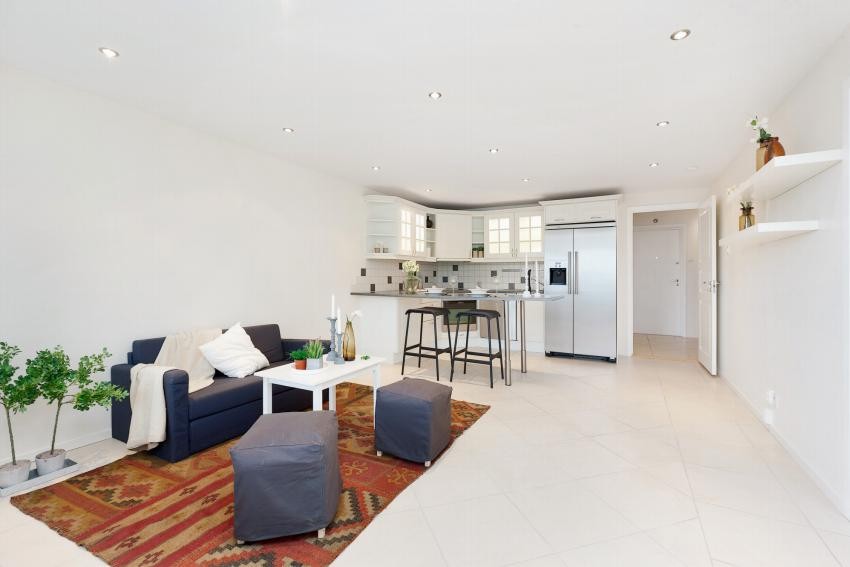 Stue og kjøkken sett fra balkongen Galleribilde