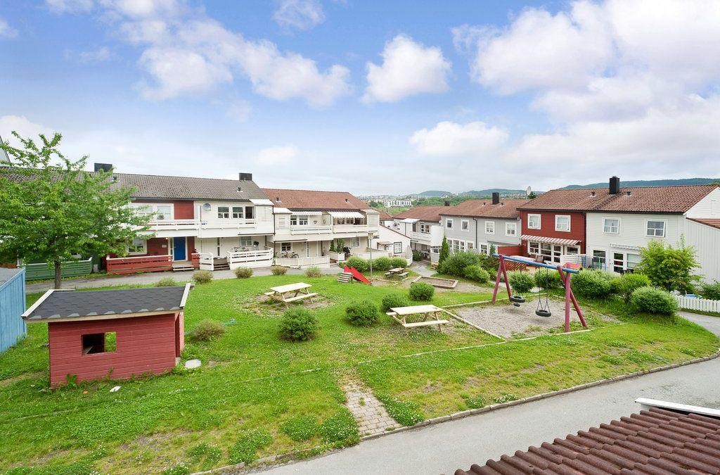 Tun med lekeapparter for de minste Galleribilde