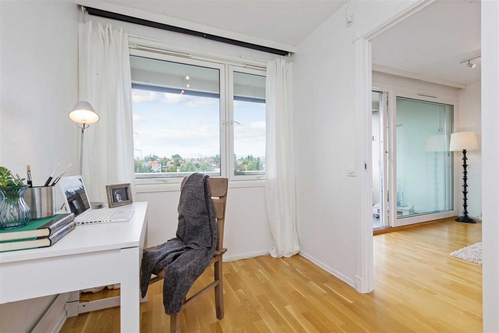 Soverom med utgang til stue. Galleribilde