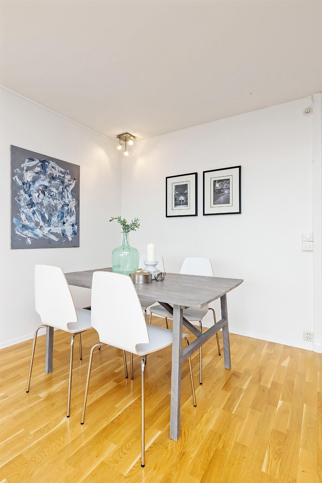 Stue med god spiseplassdel. Galleribilde