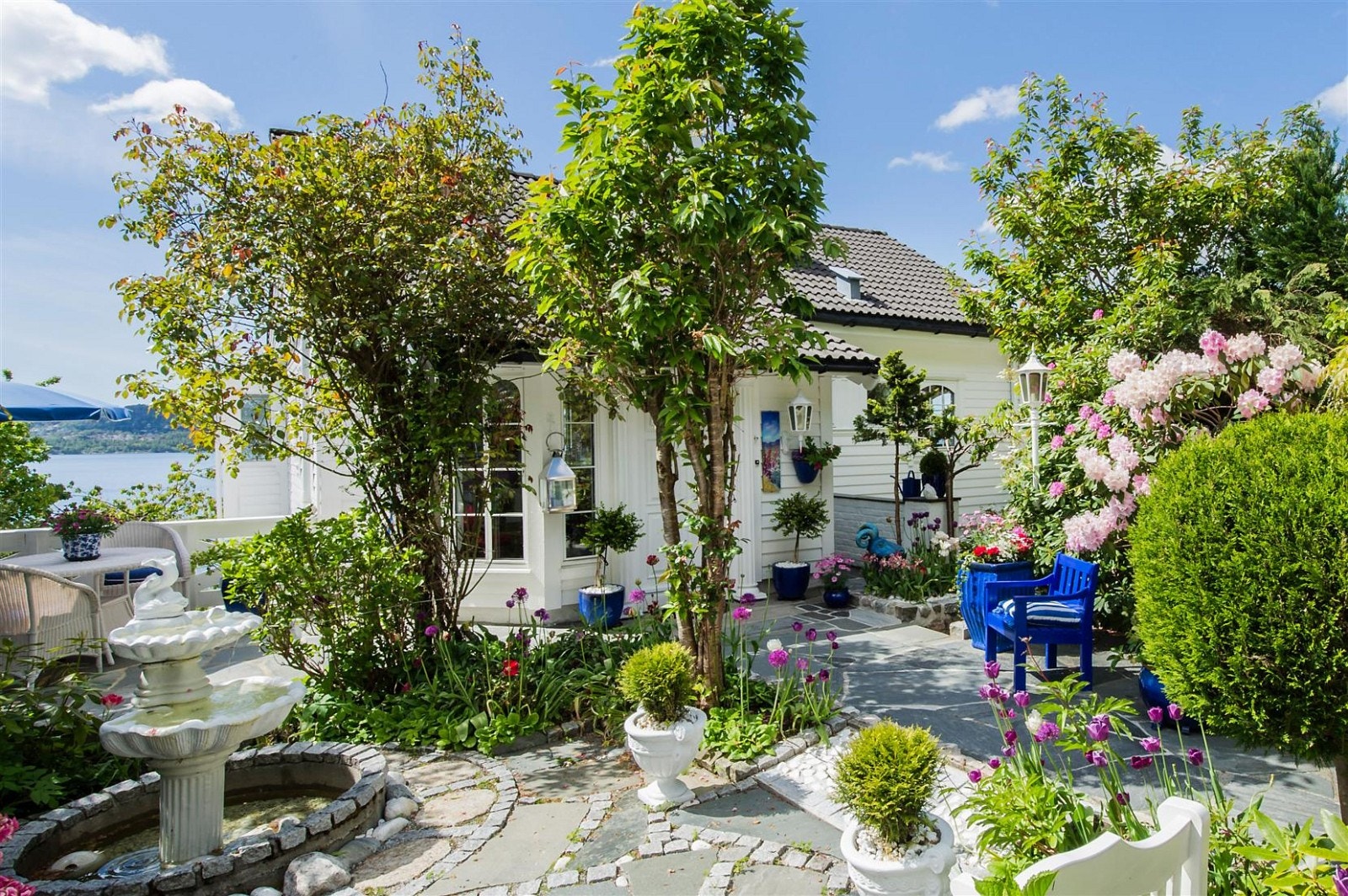 Glimt fra det vakre inngangspartiet. Galleribilde