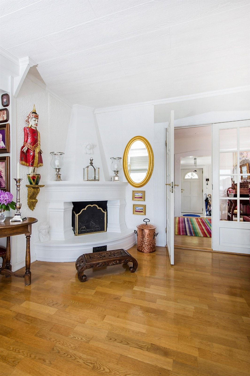 Peis i stue. Galleribilde