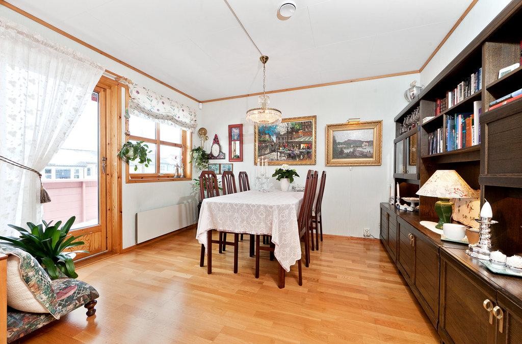 BROMSTADEKRA58-13 Galleribilde