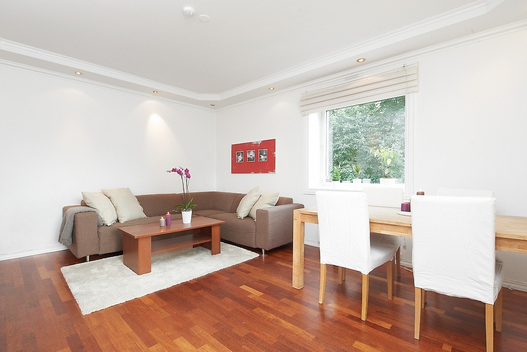 Hjørnestue med god lysinngang Galleribilde