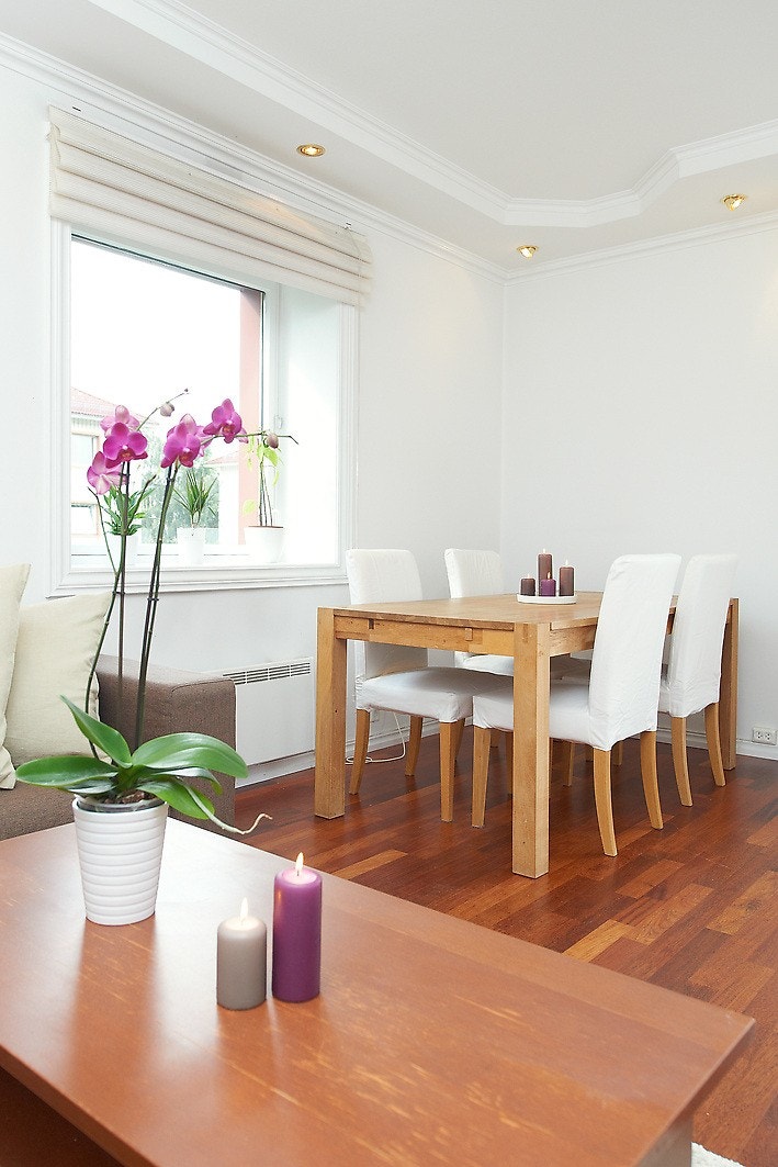 Stue med plass til spisestue Galleribilde