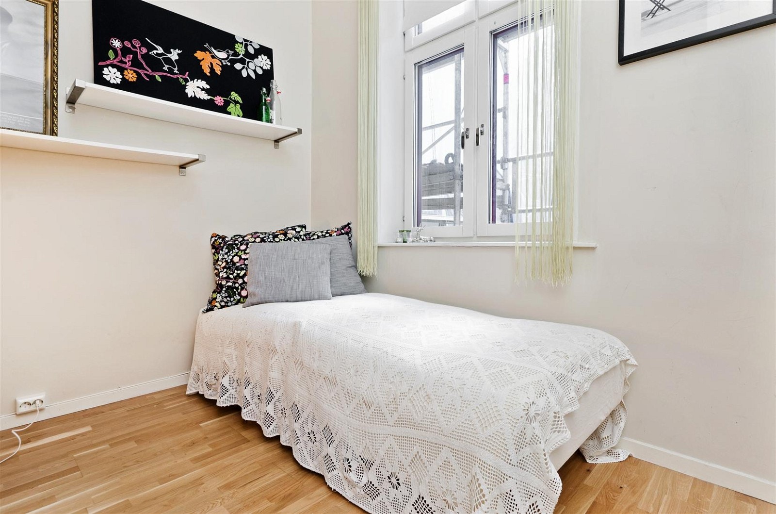 Soverom to har også en god størrelse med plass til seng og garderobe. Galleribilde