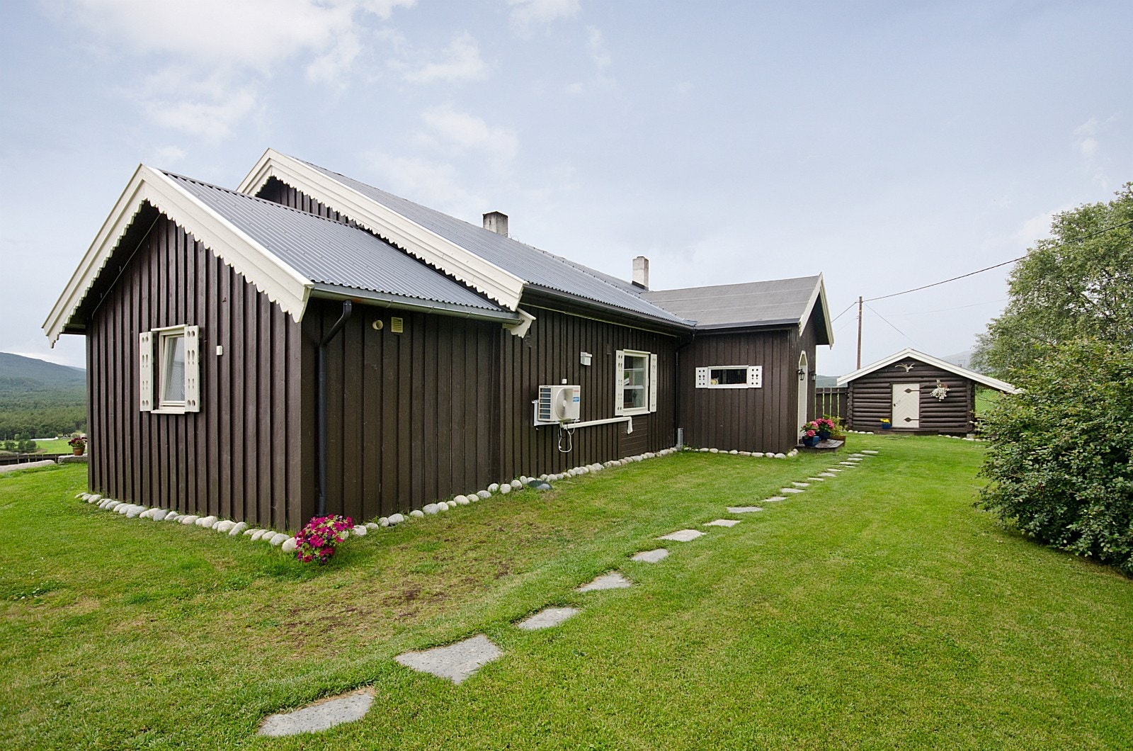 Mot inngangspartiet på hovedbygningen. Galleribilde