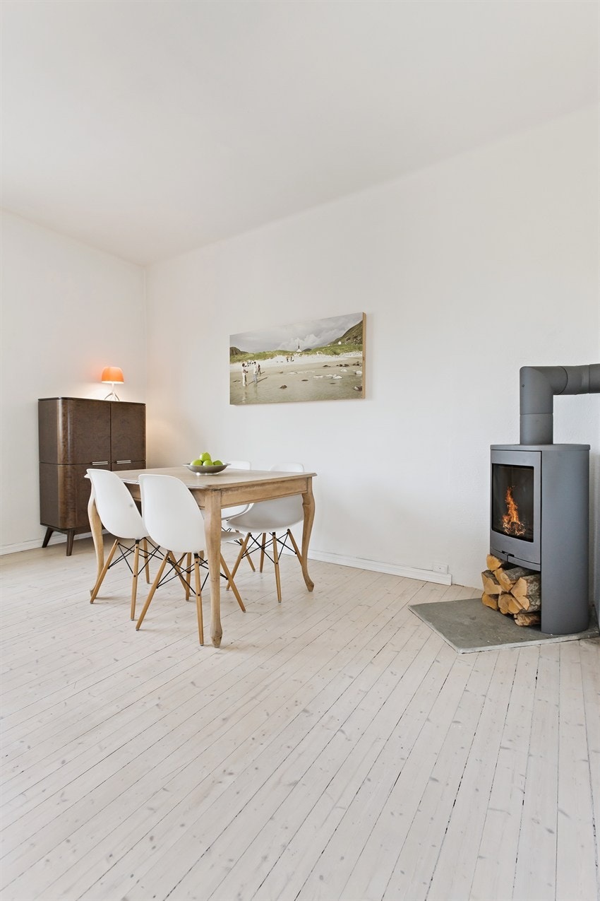 Stue 3. etg. med peisovn i hjørnet Galleribilde