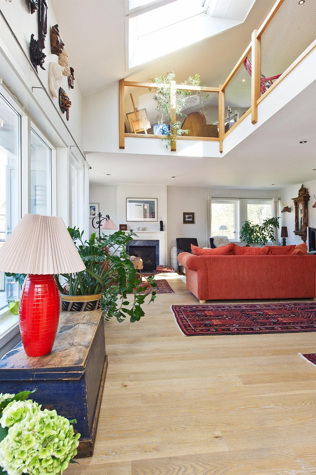 Leiligheten har en åpen, moderne løsning mellom 3 og 4 etasje. Galleribilde