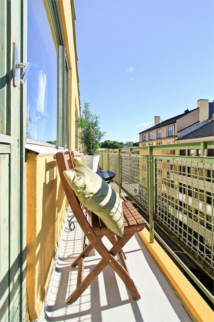 Solrik balkong Galleribilde