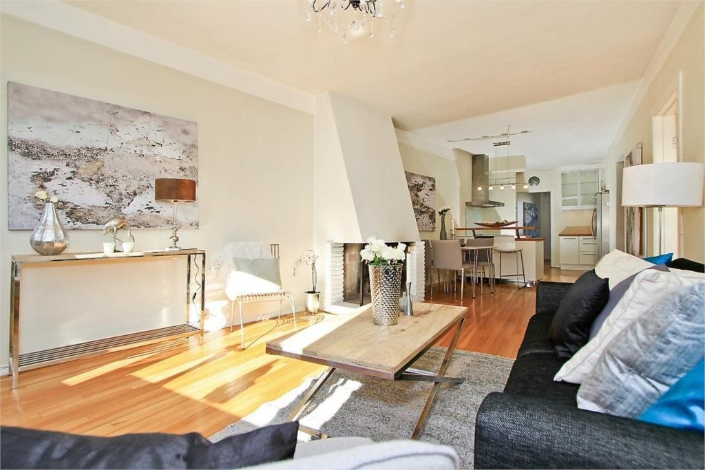 Stue med åpen kjøkkenløsning Galleribilde