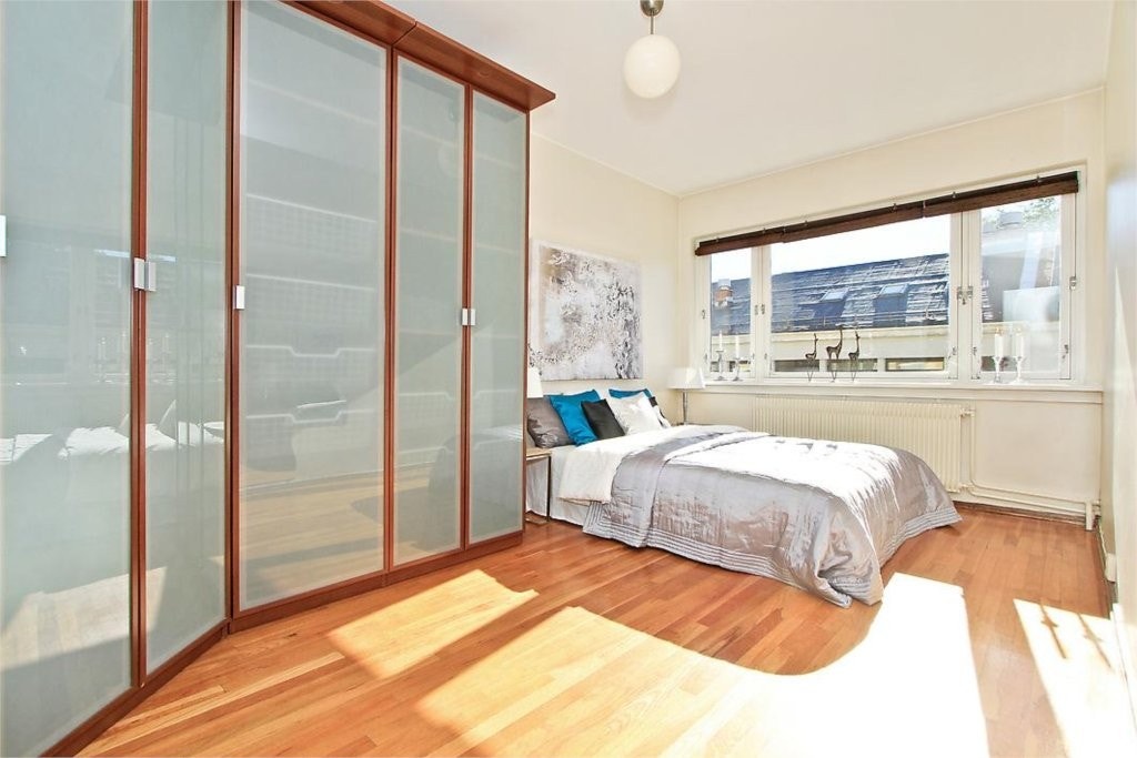 Soverom med mye skapplass Galleribilde