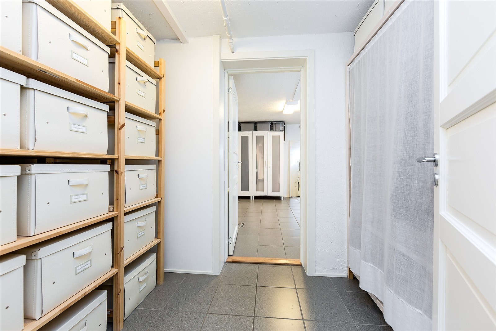 Vaskerom Galleribilde