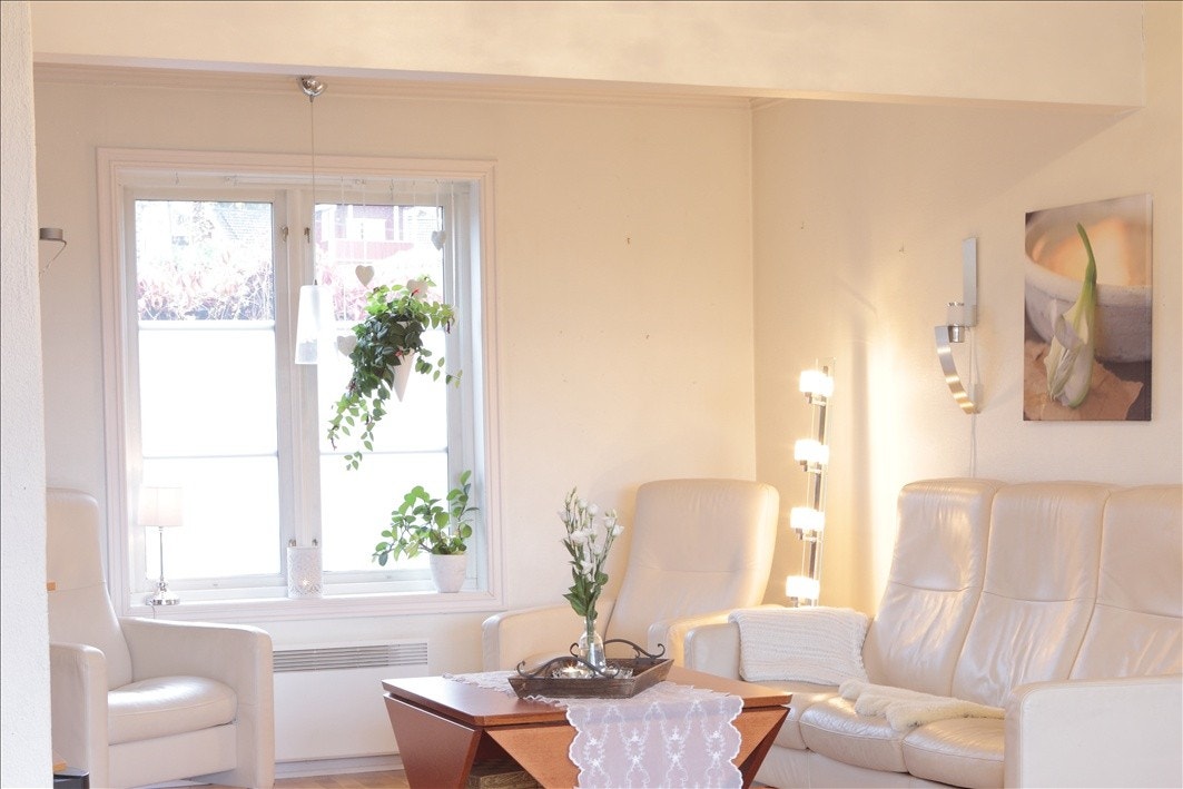 Sofahjørne i stuen i 1 etg. Galleribilde