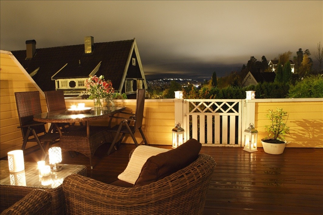 Utsikt fra terrasse en koslig aften Galleribilde