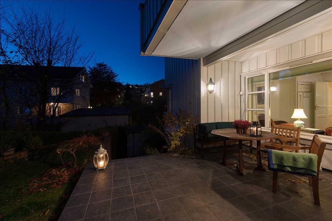 Kveldstemning på terrassen Galleribilde