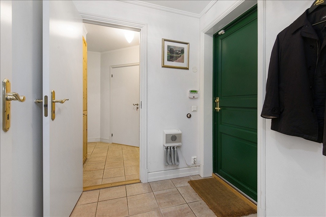 Inngang fra garasje i 1. etg Galleribilde