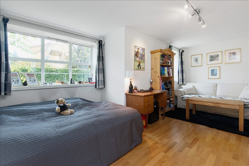 Soverom 2 i 1. etg Galleribilde