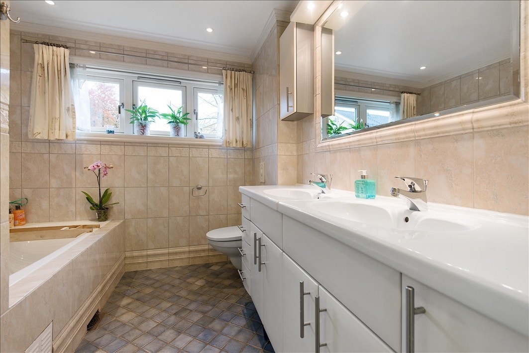 Bad til hovedsoverom i 2. etg. Galleribilde