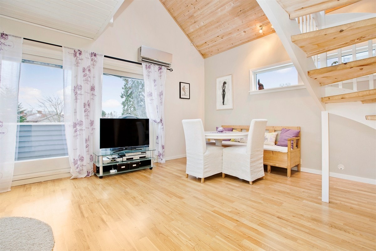 Romslig med flotte lysforhold! Galleribilde